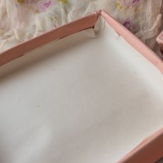 画像8: ピンク色のドラジェBOX、ベビーとゆりかごの紙箱 (8)