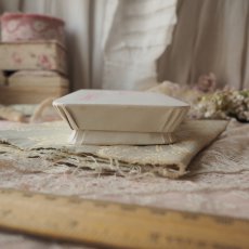 画像3: 白いドラジェBOX、乳母車とエンボスピンク色文字Bapteme紙箱 (3)