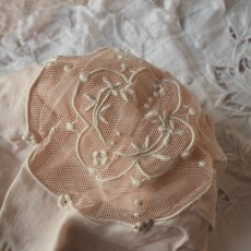 画像11: ベビーボネ、ピンクの薔薇とチュールレース刺繍飾り/シルクのインナー付き (11)