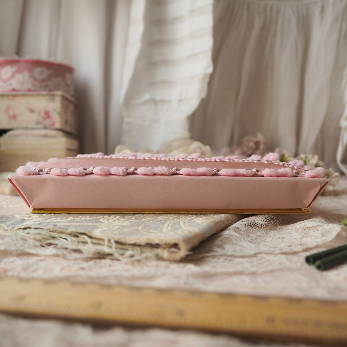 画像4: ピンク色ポンポン飾りの布箱、ドラジェBOX (4)