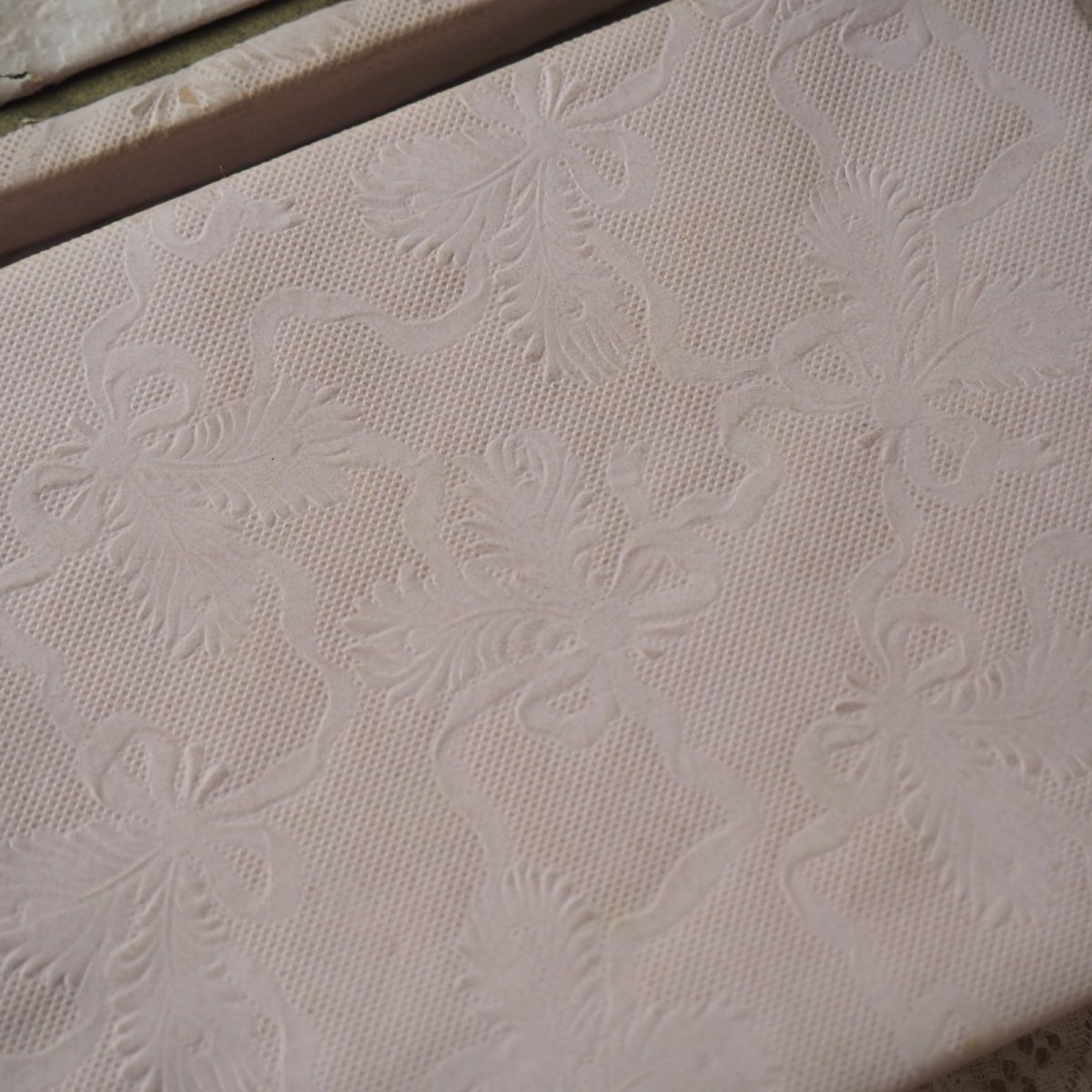 画像12: アヒルとベビーの絵柄レース飾りのドラジェBOX/ピンク色紙箱 (12)