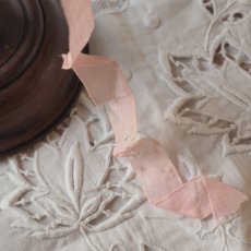 画像16: ベビーボネ、ピンクの薔薇とチュールレース刺繍飾り/シルクのインナー付き (16)