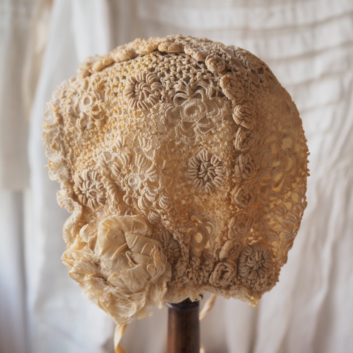 画像12: ベビーorドール用手仕事クロシェレースのボネ／ロゼッタリボン付き (12)