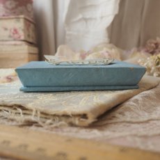 画像2: ベビーブルーのドラジェBOX、赤ちゃんの紙モチーフの仕掛け付き/BAPTEME (2)