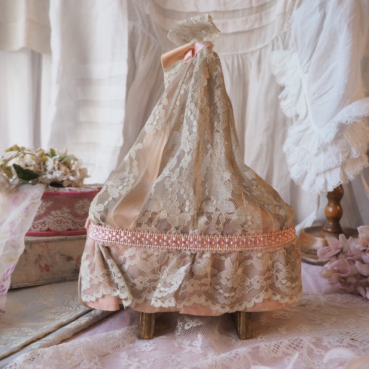 画像13: ドール用小さなピンク色リボンとレースのベッド/べべドール付き (13)