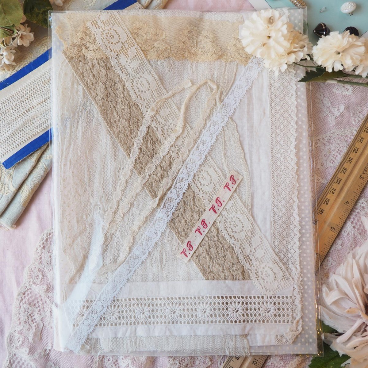 画像1: お楽しみレースのセット/ドットのオーガンジーレース、モノグラム刺繍 (1)