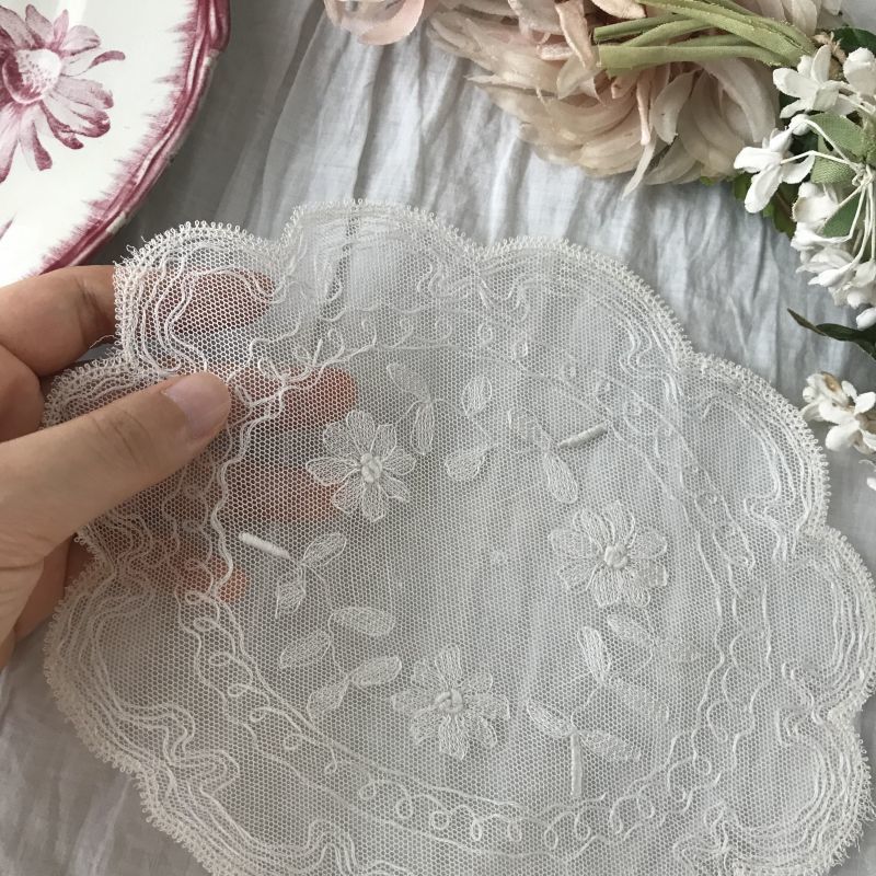 チュールレース花刺繍のドイリー Mercerie 手芸用品