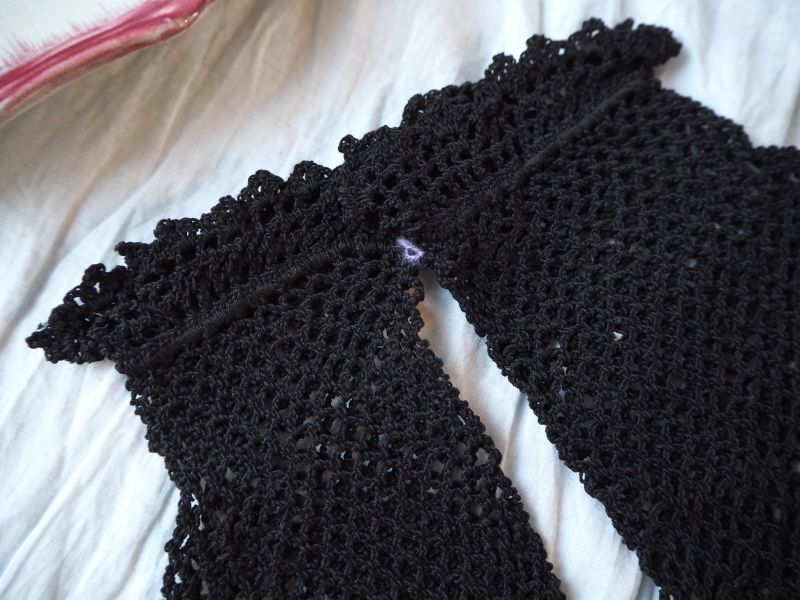 手仕事クロシェレース編みの手袋/黒小さめサイズ accessoire・装身具